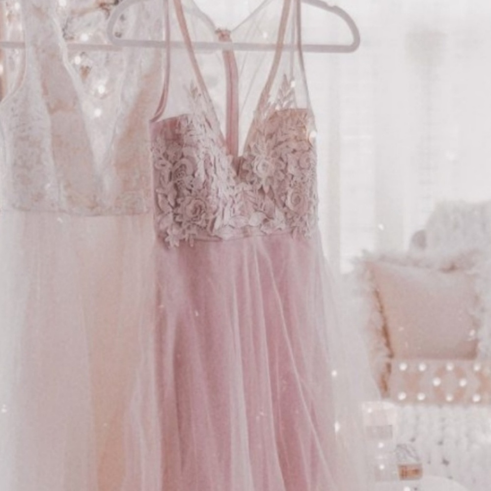 Welcome to Belle of the Ball "like" to bookmark my Boutique 💃 - Picture 4 of 12